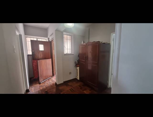 1 BEDROOM FLAT FOR SALE IN GLENWOOD